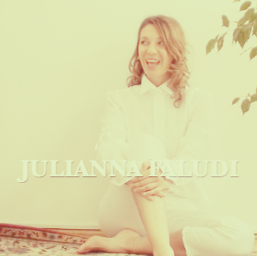 Faludi Julianna író közéleti szereplő szociológus